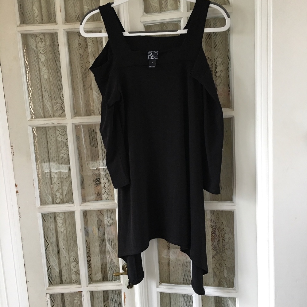 CLARA SUN WOO Cold Shoulder Tunic Top –XS